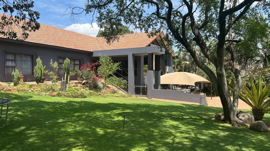 Commercial Property for Sale in Zuurplaat A H North West